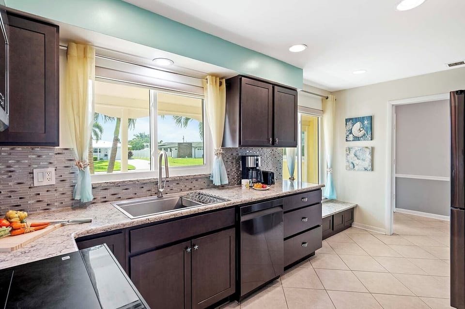 What a View! Enjoy Preparing Meals in this Wonderful Kitchen