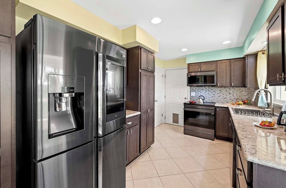 Kitchen with Stainless Applicances