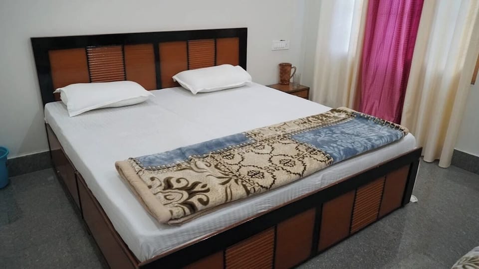 Classic Double Room, Balcony, Mountain View | City view