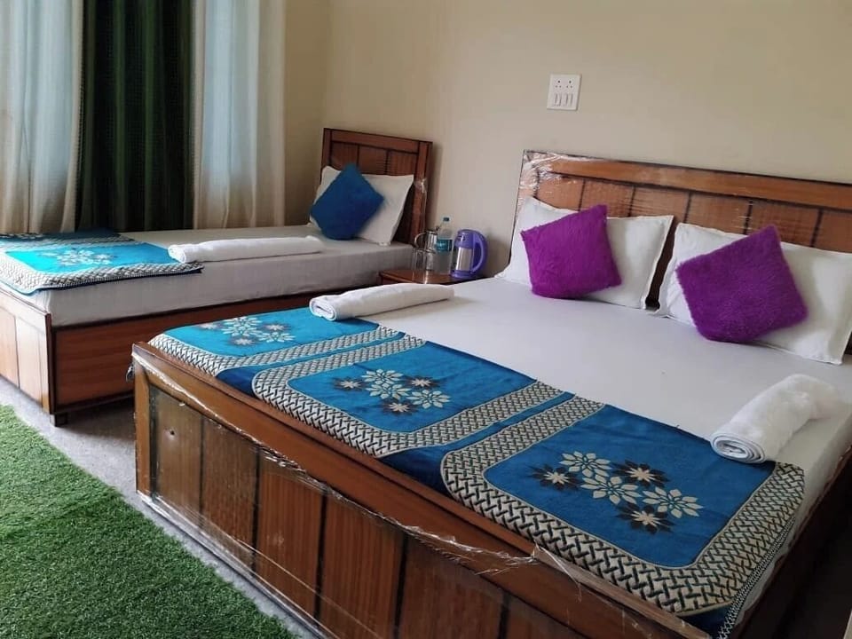Classic Double Room, Mountain View | City view