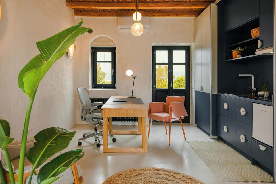 Villa, 6 Bedrooms | Private kitchenette | Shared fridge, electric kettle