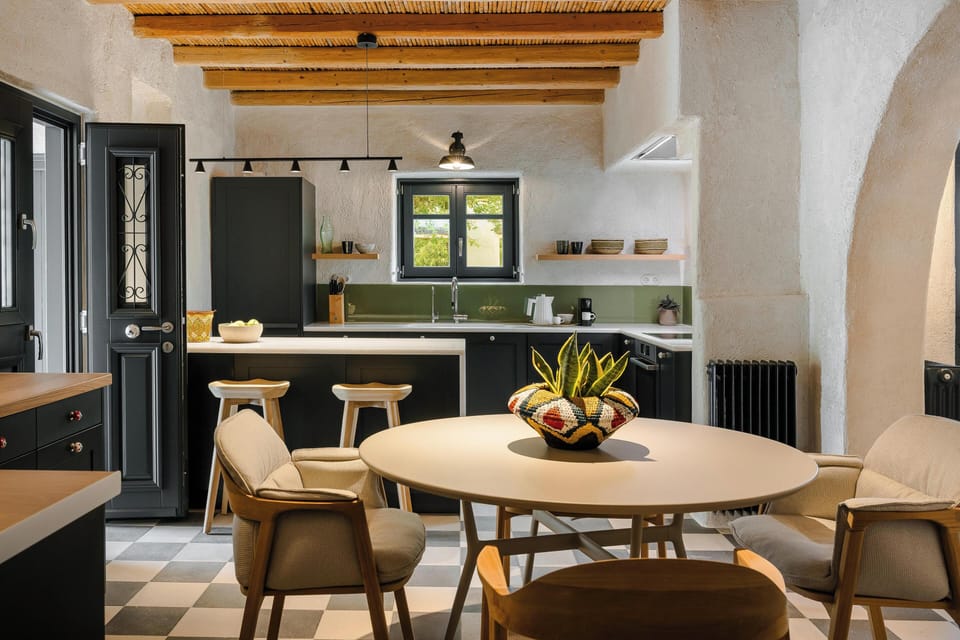 Villa, 6 Bedrooms | Private kitchen | Shared fridge, electric kettle