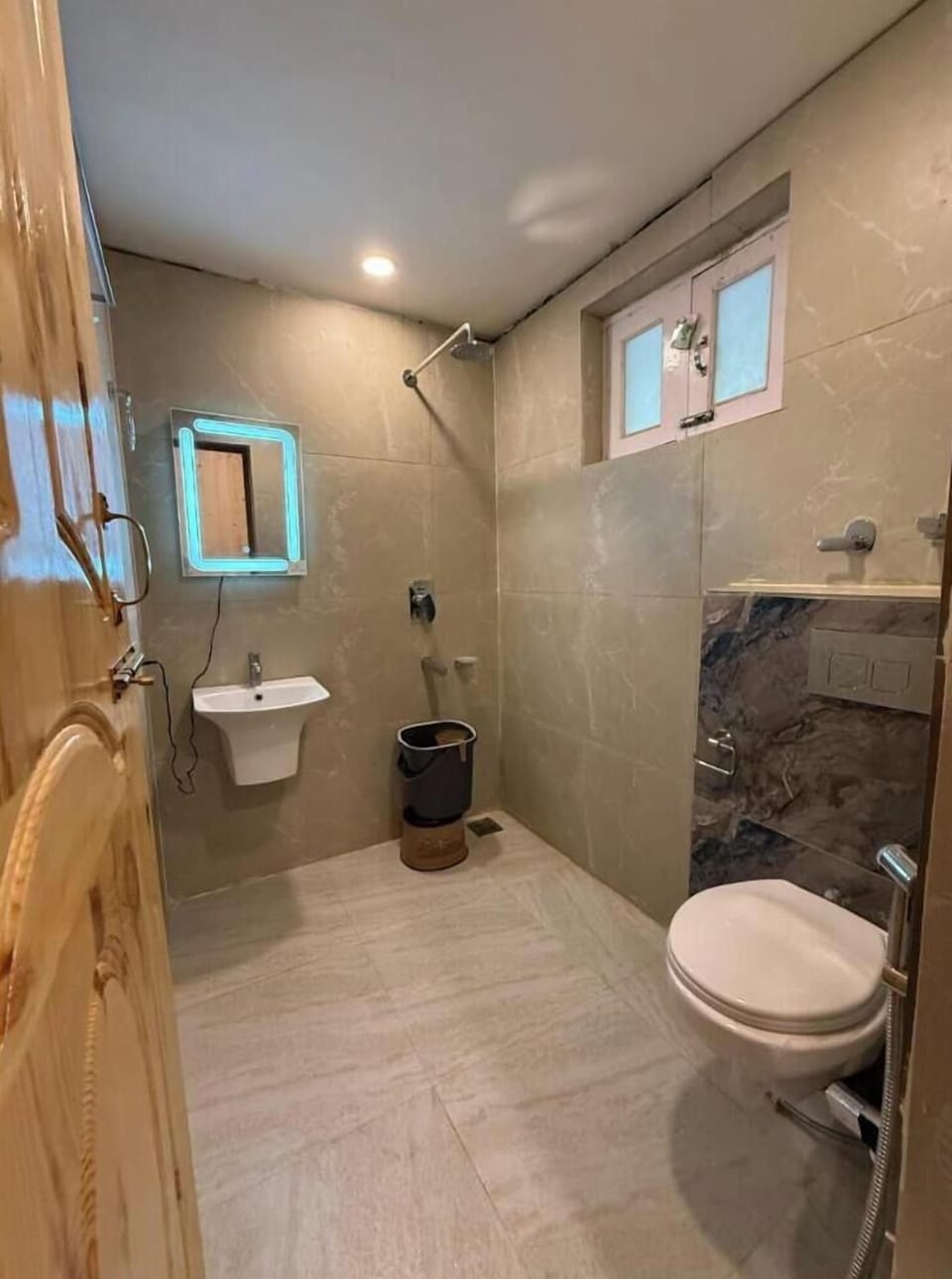 Classic Double Room, Mountain View | Bathroom | Slippers