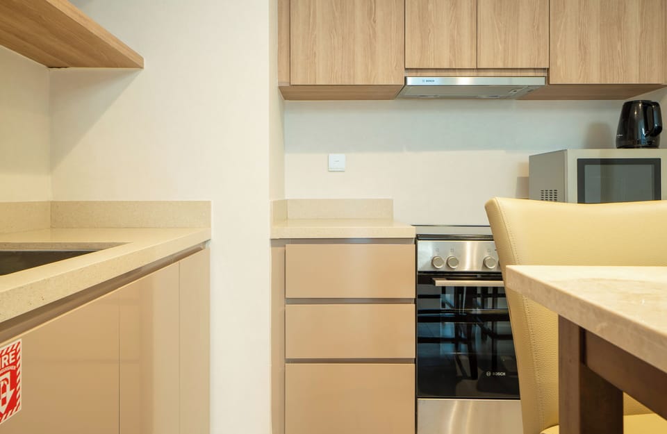 Apartment, Balcony, Lake View | Private kitchen