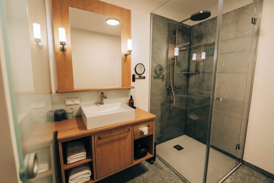 Double Room | Bathroom | Shower, hair dryer, towels