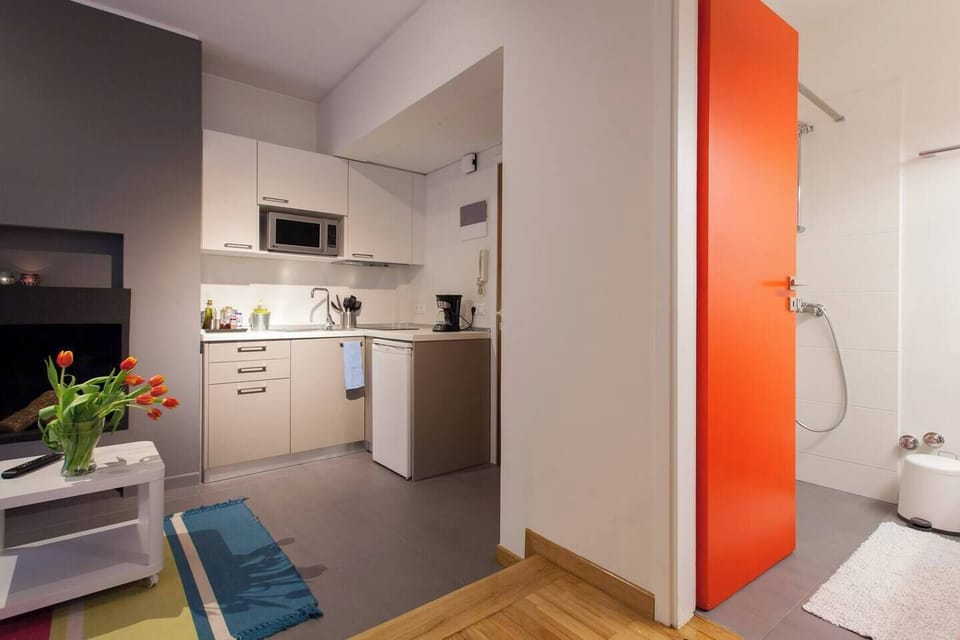 Kitchen & bathroom