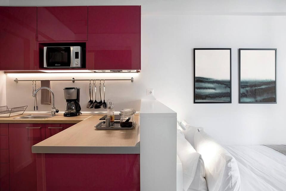 Kitchenette &amp; bedhead