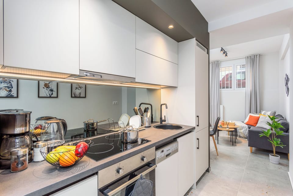Apartment, 2 Bedrooms, Kitchen, City View | Private kitchen | Full-size fridge, microwave, oven, stovetop