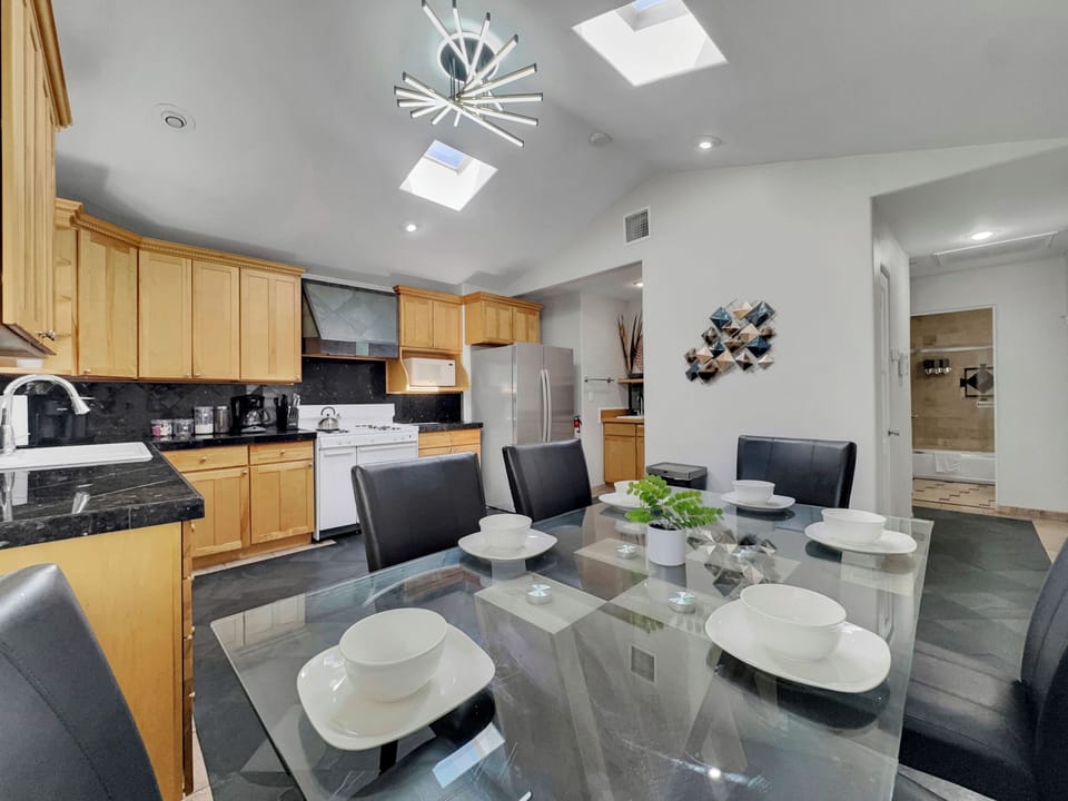 House, Multiple Beds, Pool Access, Pool View (Wilson Tempe) | Interior