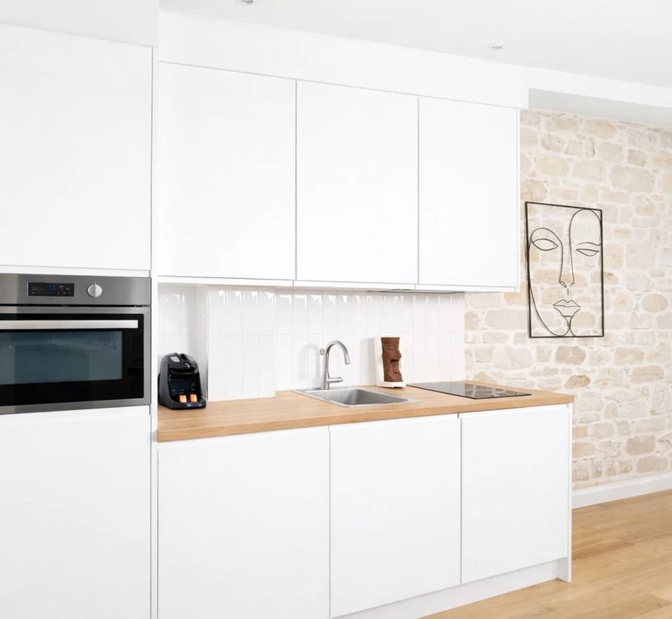 Premium Studio, Courtyard View | Private kitchen | Espresso maker, electric kettle, toaster, freezer