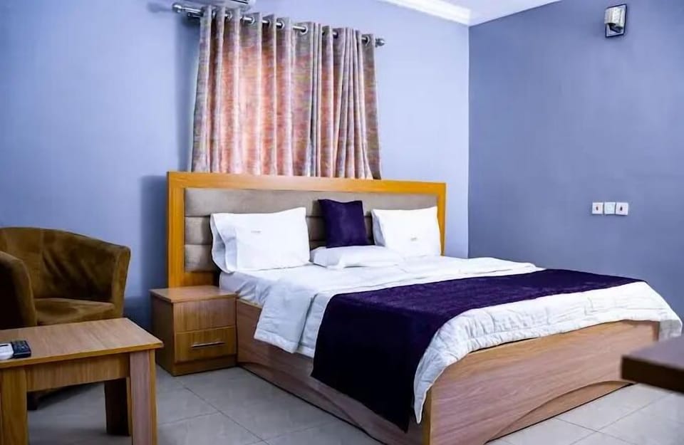Junior Room, Balcony, City View | Desk, laptop workspace, soundproofing, free WiFi