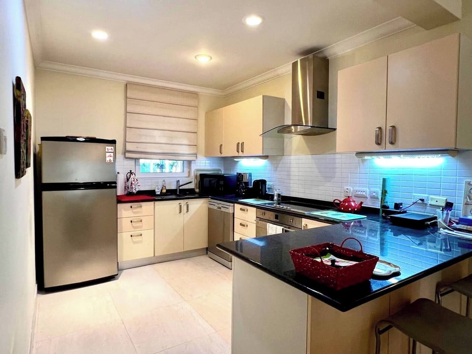 Apartment, 2 Bedrooms, Balcony, Garden View | Interior