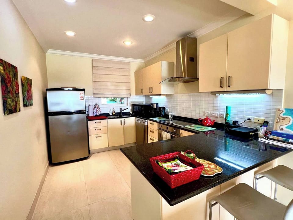 Apartment, 2 Bedrooms, Balcony, Garden View | Interior