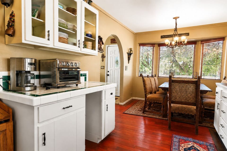 Basic House, Balcony, Mountain View | Private kitchen | Toaster
