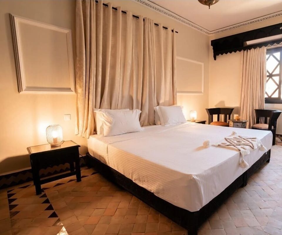 Deluxe Double Room | In-room safe, WiFi (free)