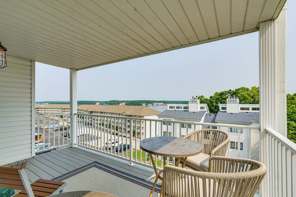 Private Balcony | Lake Views | Single-Story Condo