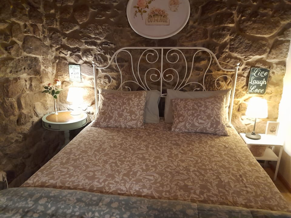 Roses  room Sleeps 3