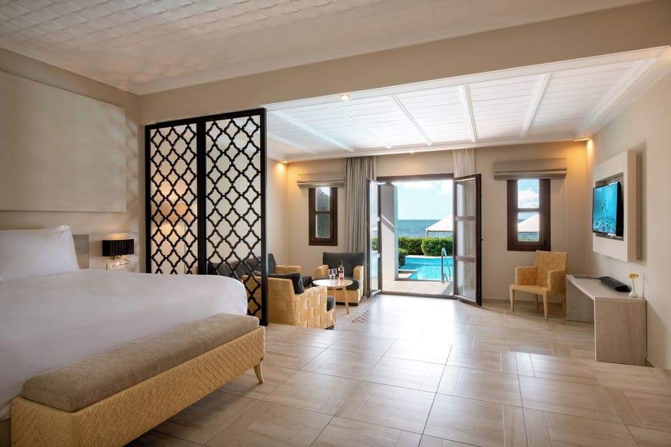 Ambassador Suite Private Pool | Minibar, in-room safe, desk, free WiFi