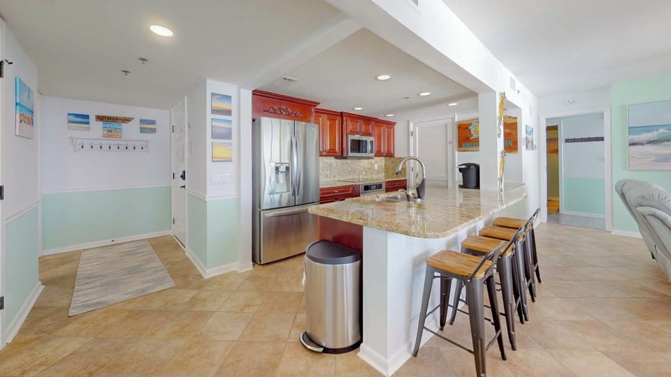 Large Entry Foyer, with a rack to hang your towels & Keys, Gorgeous Kitchen!