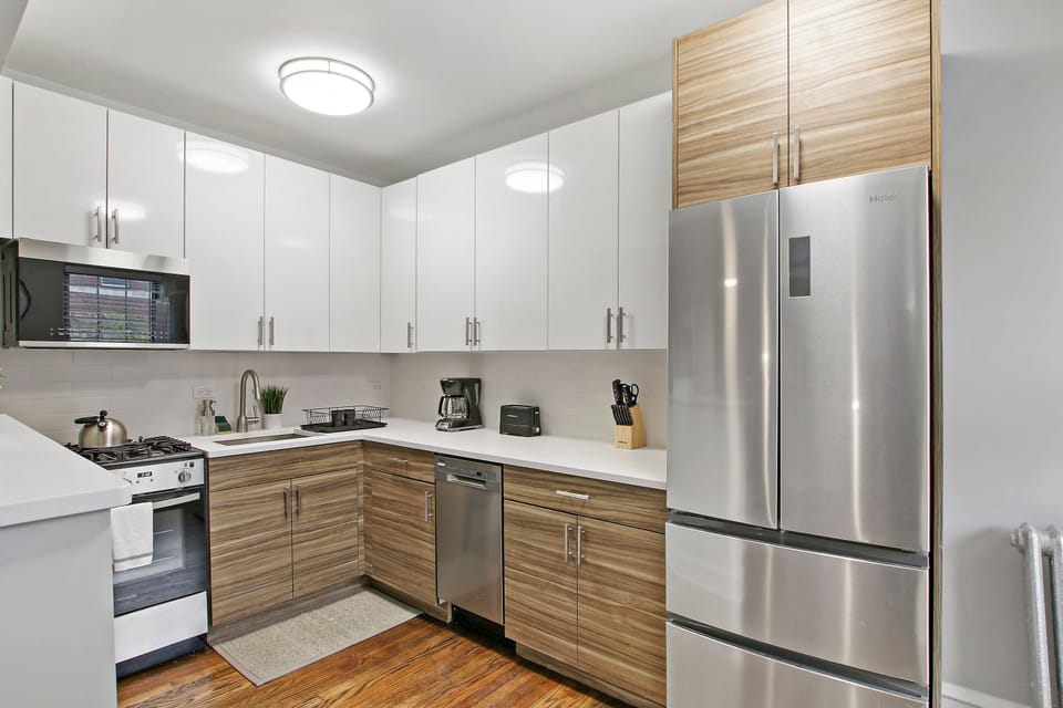 Comfort Apartment | Private kitchen | Fridge, microwave, oven, stovetop