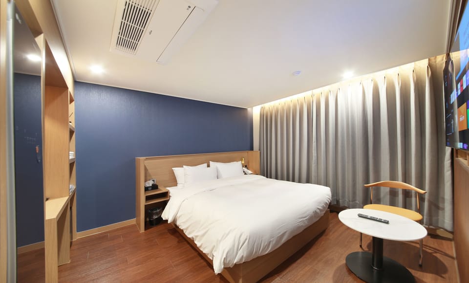 Standard Double Room, City View | Free WiFi