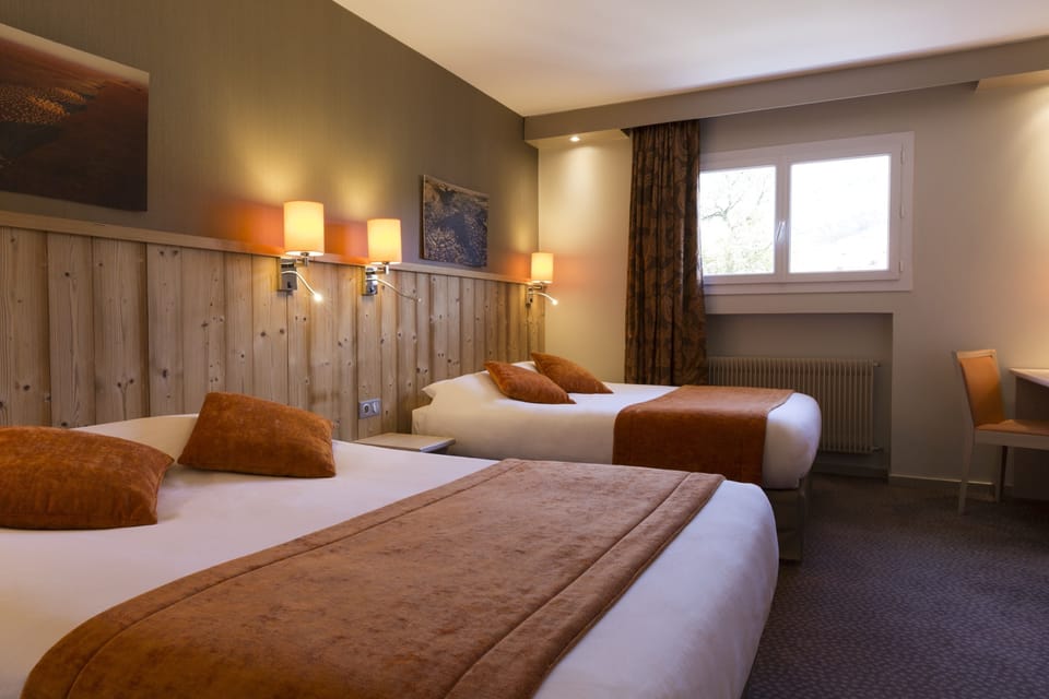 Family Quadruple Room | In-room safe, desk, blackout drapes, soundproofing