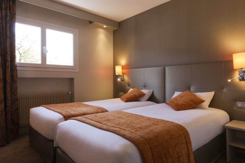 In-room safe, desk, blackout drapes, soundproofing