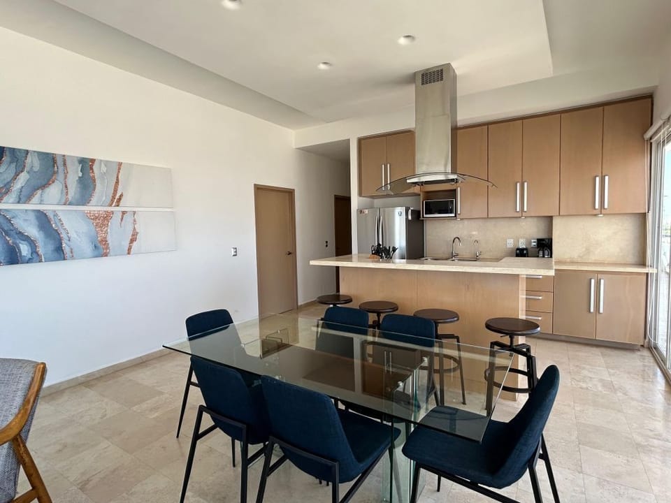 Spacious 3BR Marina Condo with Pool (2149)