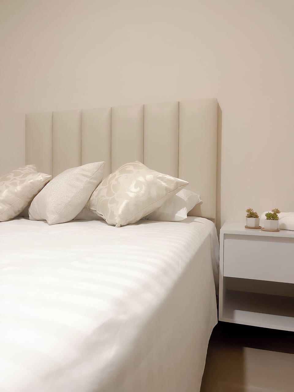 Individually decorated, individually furnished, free WiFi, bed sheets