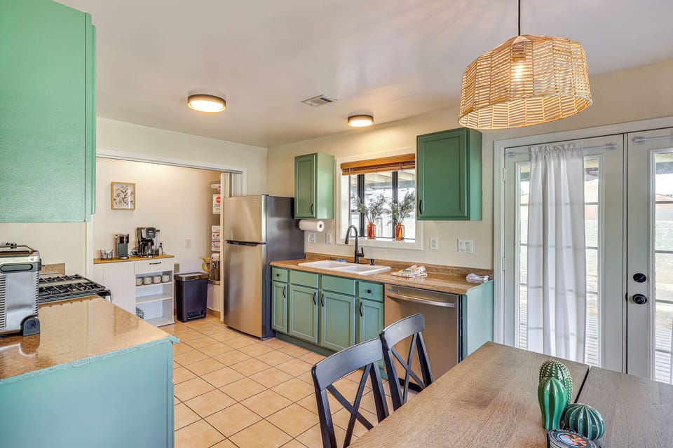 Kitchen | Cooking Basics | Dining Area