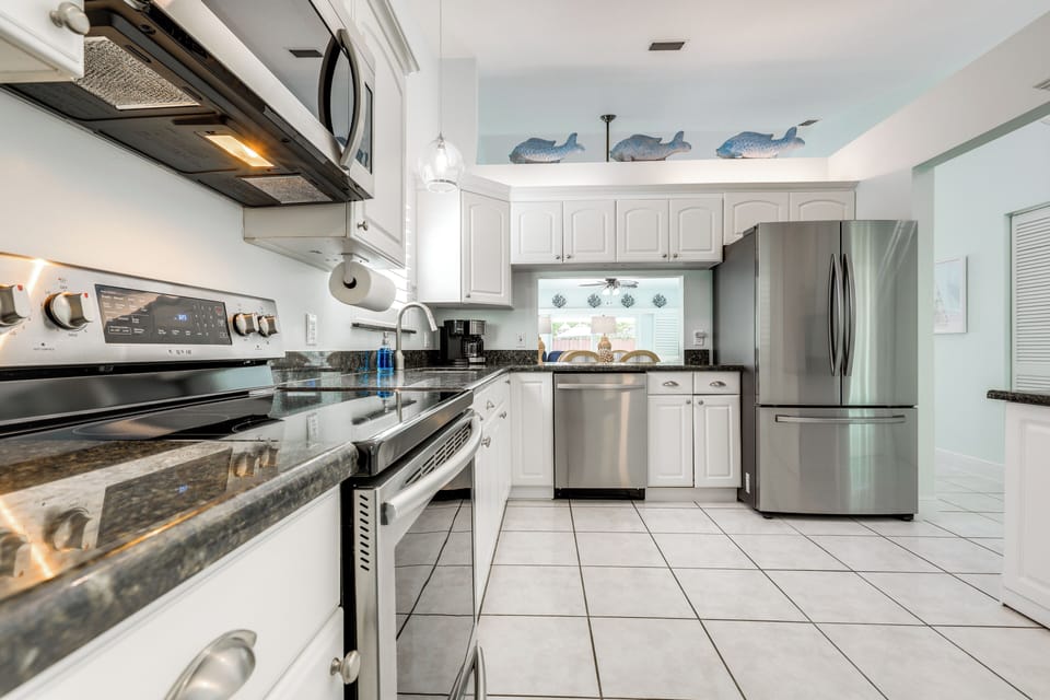 Kitchen | Dual Drip/Keurig Coffee Maker