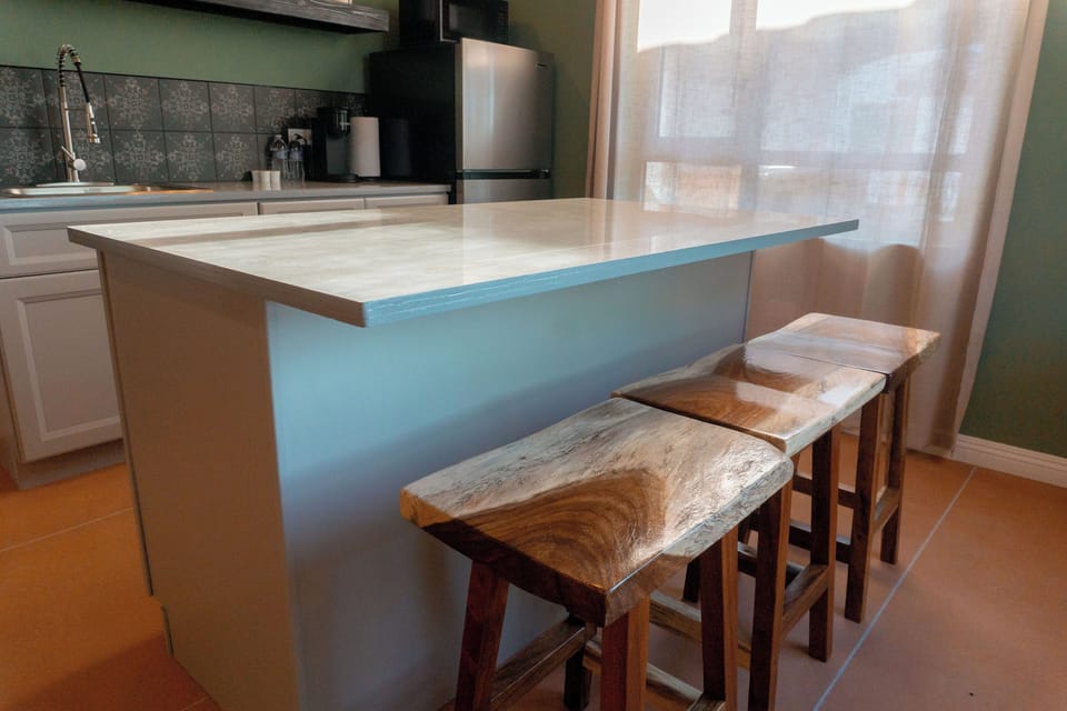 Family Cabin, 2 Bedrooms, Pets Allowed, Mountain View | Private kitchen | Full-size fridge, electric kettle