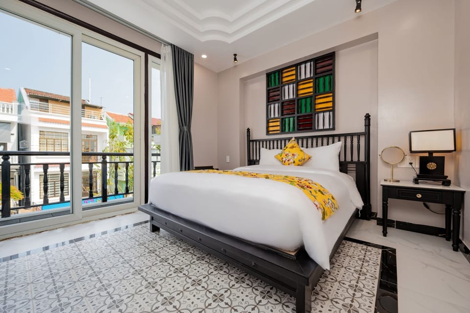 Deluxe Double Room, Balcony | Minibar, in-room safe, desk, soundproofing