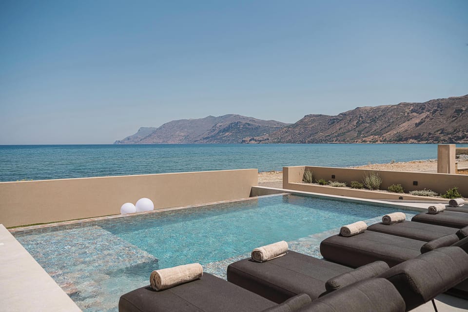 Just steps away from an unorganized pebble beach on the peaceful outskirts of Kissamos, Chania, Onora Villa invites you to experience the essence of coastal living.