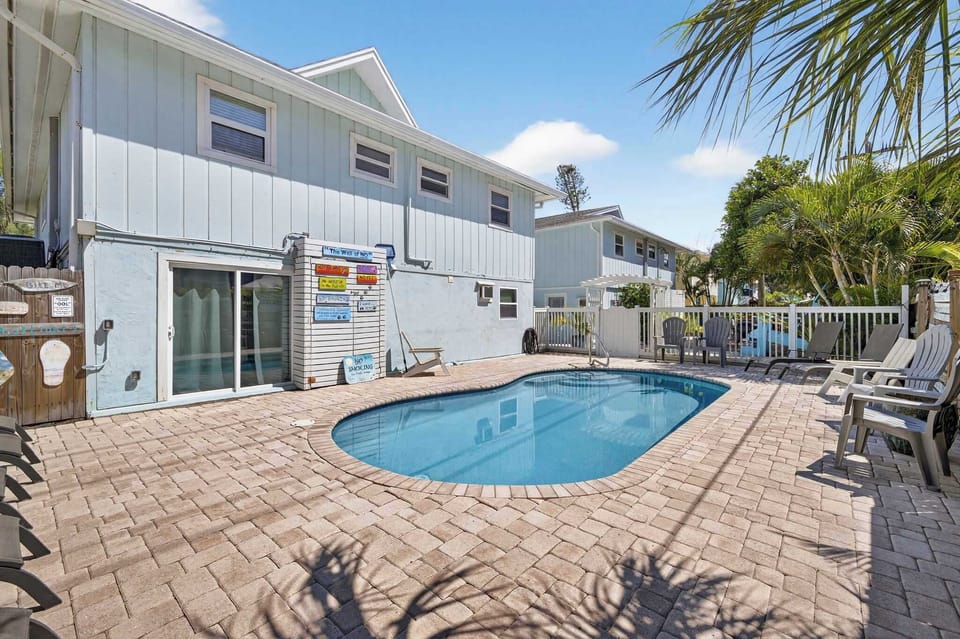Heated pool area 20 steps away