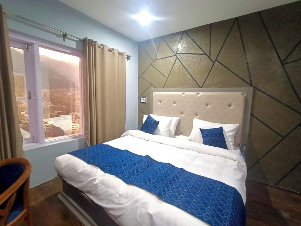 Standard Double Room, Mountain View | Iron/ironing board, free WiFi