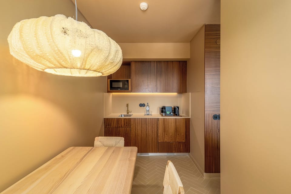 Free minibar, in-room safe, laptop workspace, blackout drapes