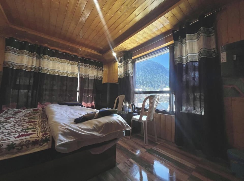 Classic Double Room, Balcony, Mountain View | Free WiFi, bed sheets