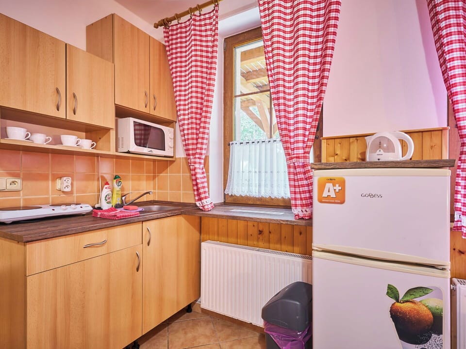 Interior Design, Textile, Furniture, Room, Curtain, Linens, Window Treatment, Wood Stain, Window Covering, Cabinetry