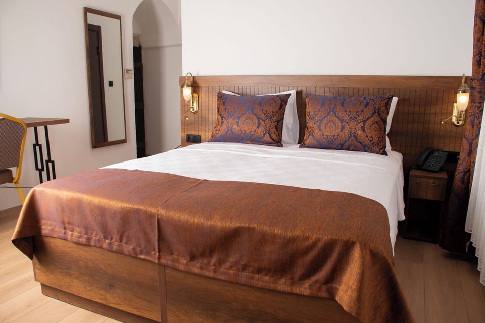 Double Room | Laptop workspace, WiFi (free)