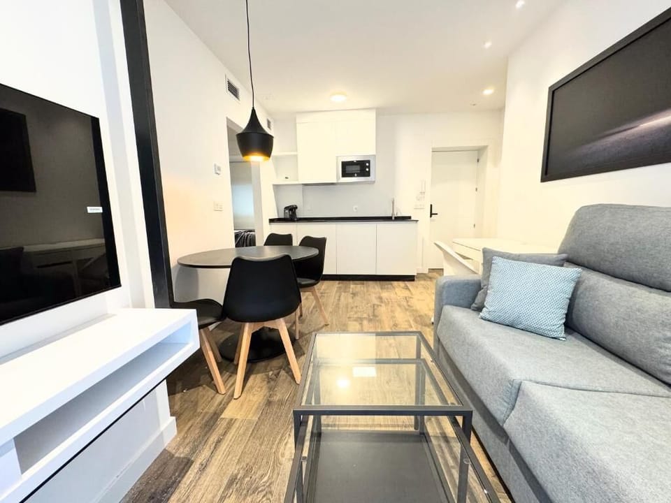 Deluxe Apartment, Balcony, City View | Private kitchen | Mini-fridge, microwave, stovetop, coffee/tea maker