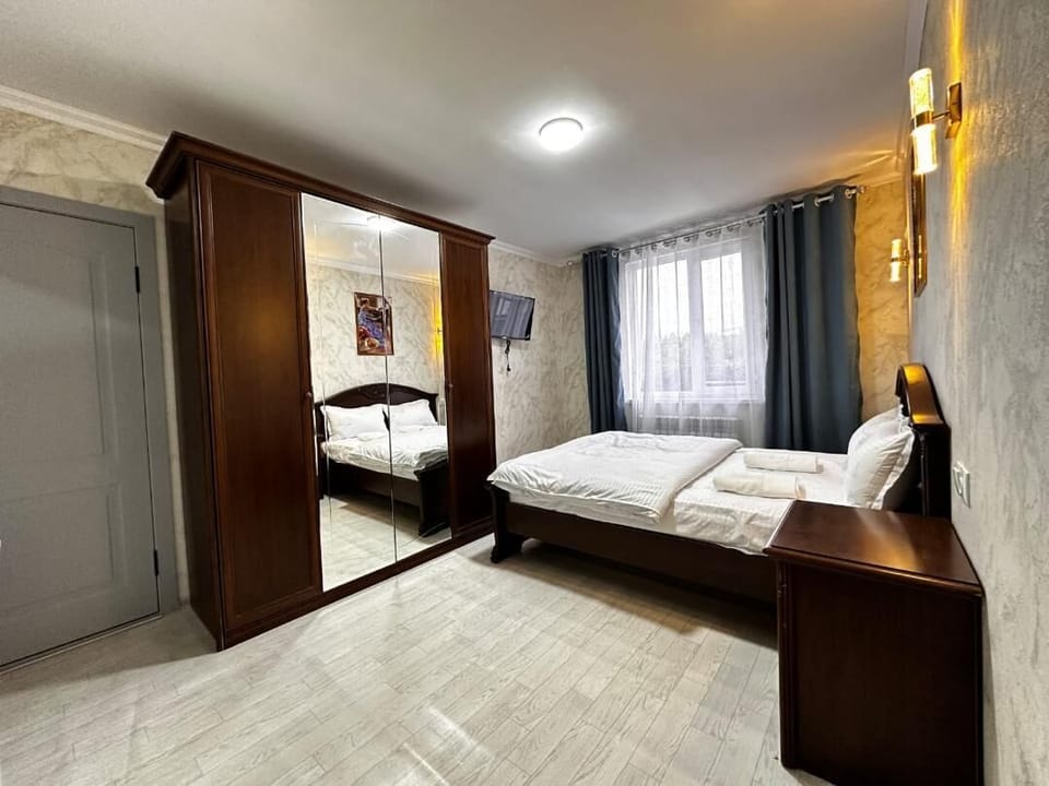 Luxury Double Room | Laptop workspace, free WiFi