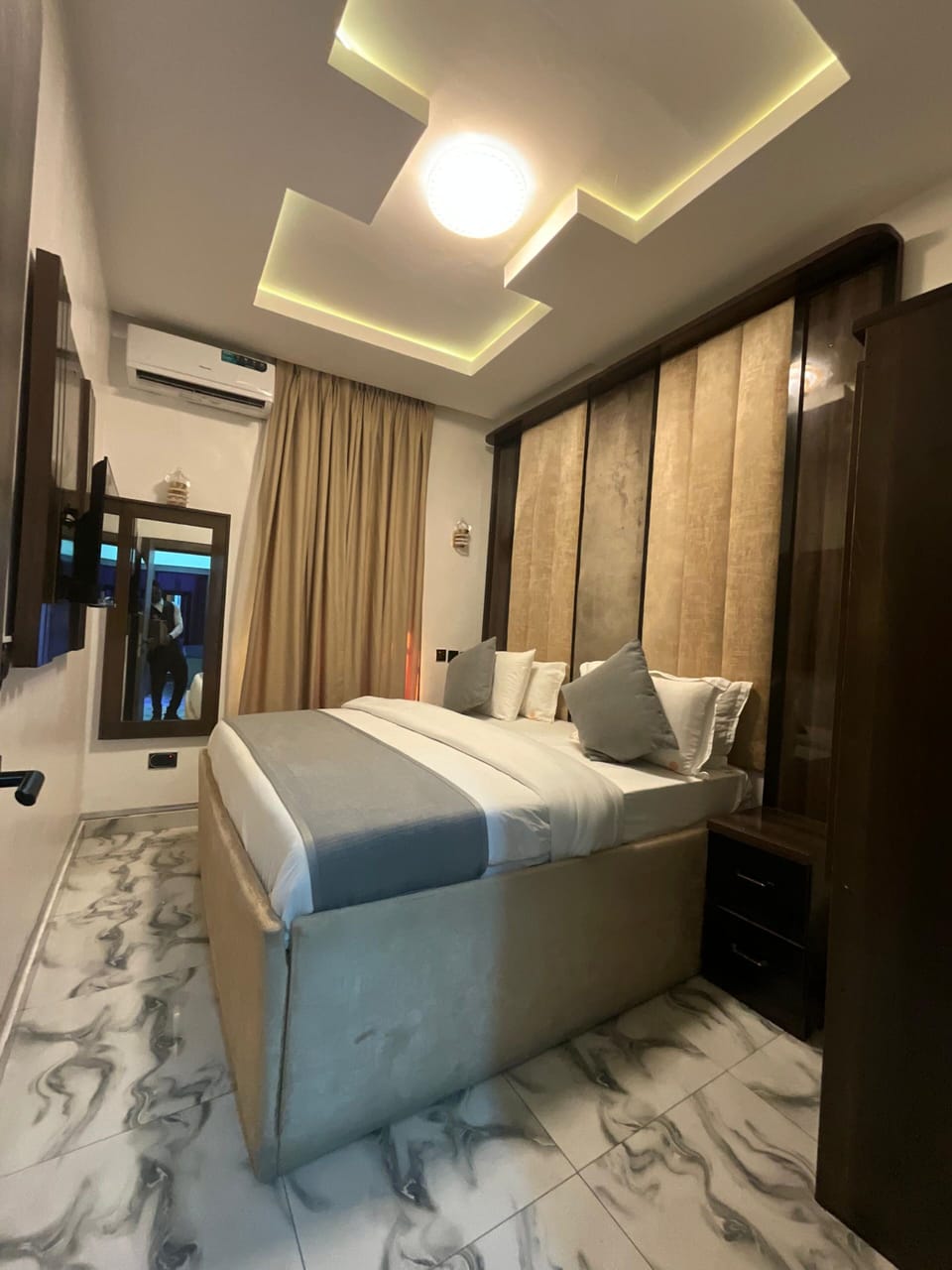 Executive Apartment | Laptop workspace, free WiFi