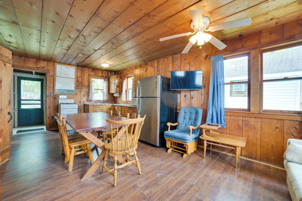 House (2 Bedrooms) | Interior