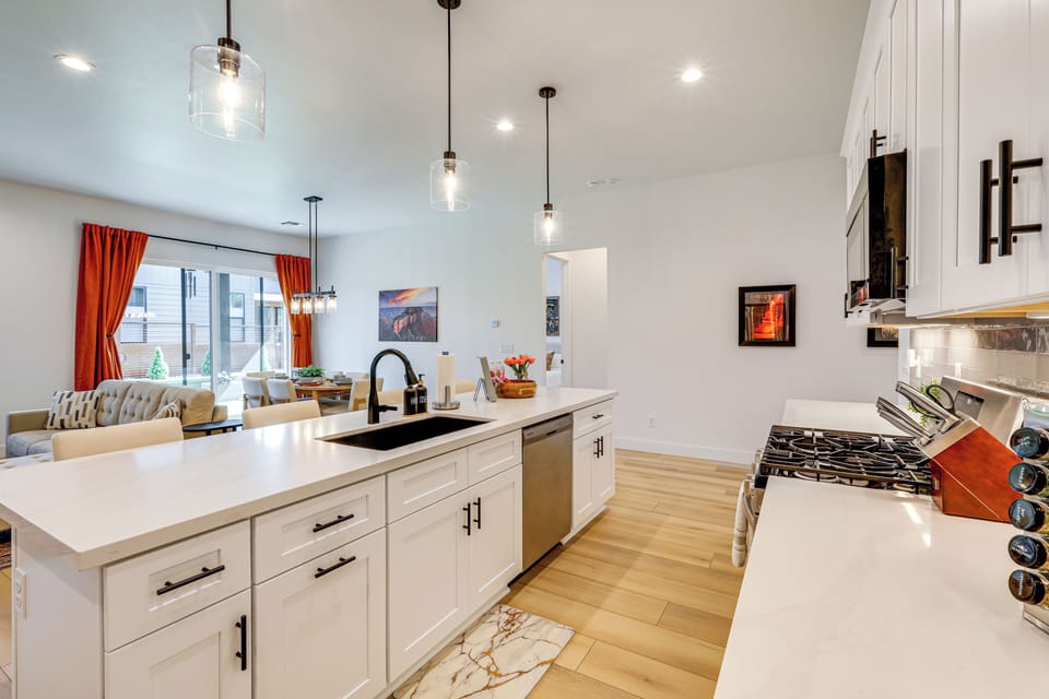 House (3 Bedrooms) | Interior