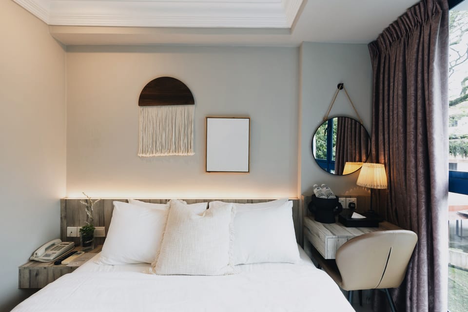 Premier Queen | Egyptian cotton sheets, premium bedding, down comforters, pillowtop beds
