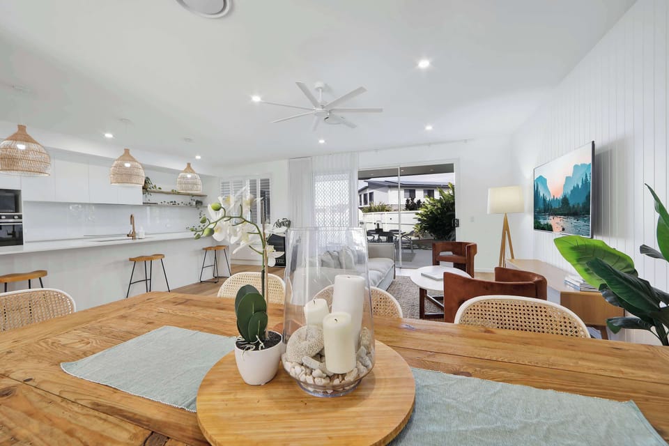 20 Fraser, stylish dining area