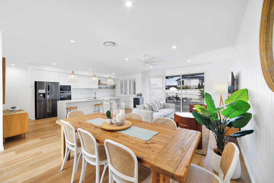 20 Fraser, stylish dining area