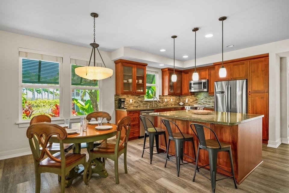 Condo, 3 Bedrooms | Private kitchen | Fridge, oven, coffee/tea maker, toaster