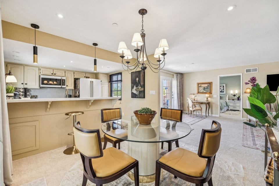 K0390 - Dining Table view to Kitchen